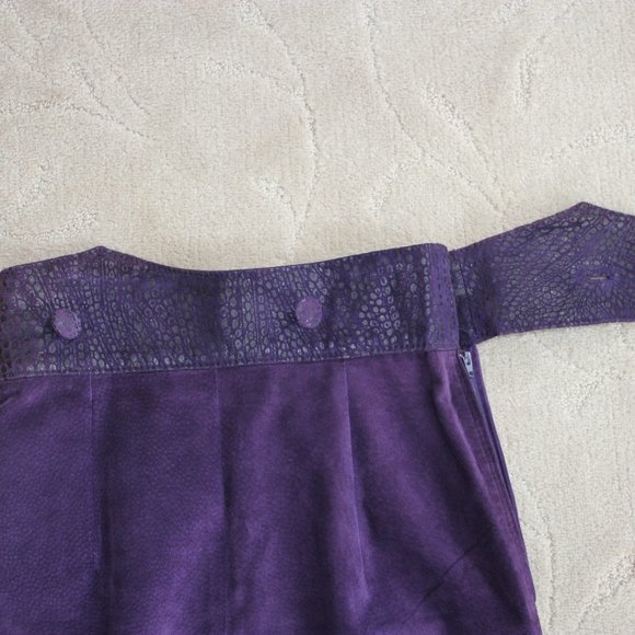 Danier Suede Pencil Skirt - Picture 7 of 12